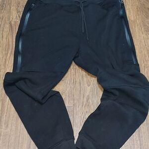 South Pole Black Men's Jogger Sweatpants with Zip Pockets